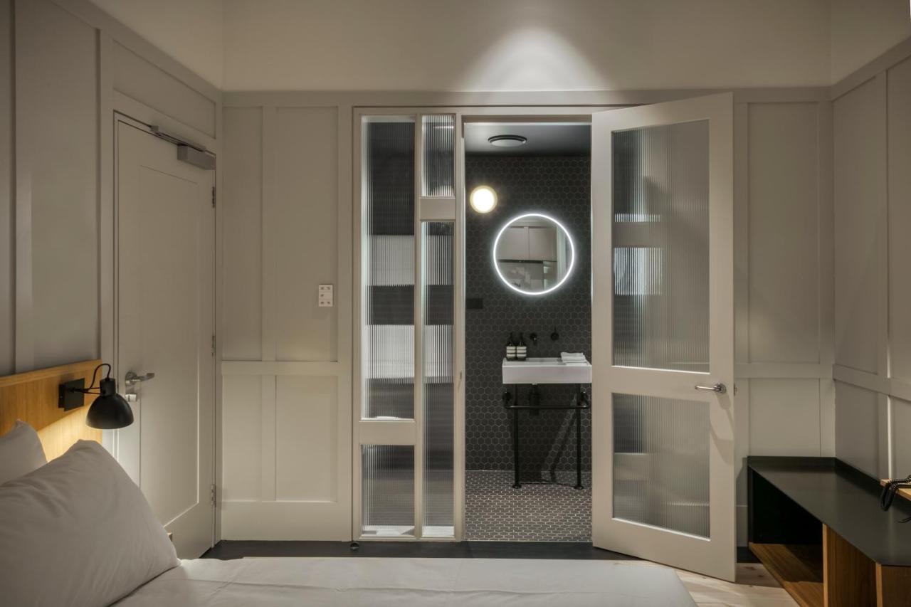 Farmers Home Hotel Нортем Екстер'єр фото